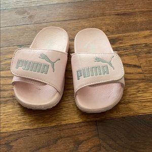 Puma slides pink